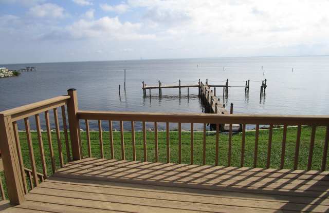 5079 Riveredge Drive Gallery 4