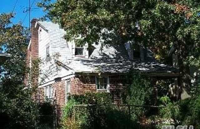 19 Harriet Ave - 19 Harriet Avenue, Hempstead, NY 11550