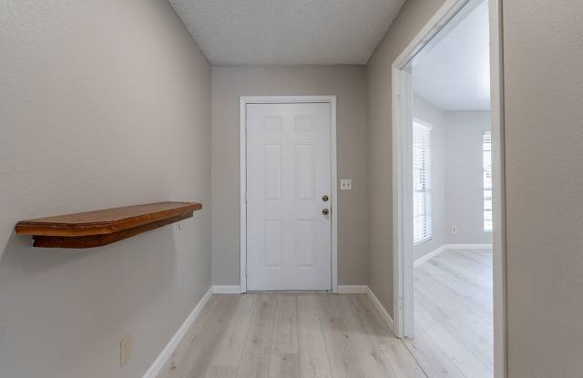 Complete Upgrade 3 Bed 2 Bath in Great Area! Gallery 4