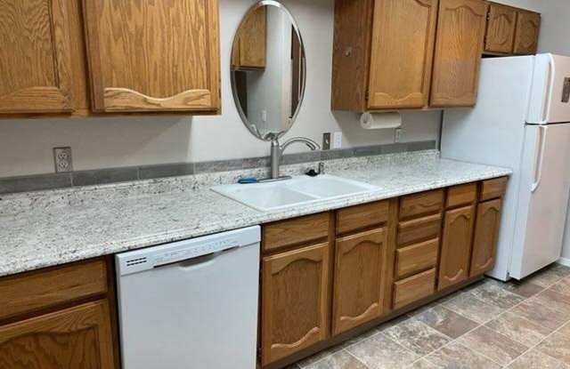 2 bedroom 2 bath PLUS LOFT with single car garage- cat friendly! photos photos
