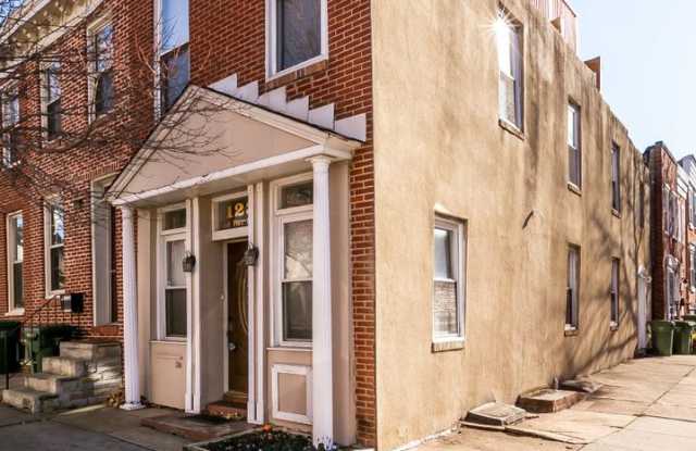 Stylish End-of-Group 2 bd 2.5bth Home in Prime Federal Hill Location with Stunning Rooftop Views! photos photos