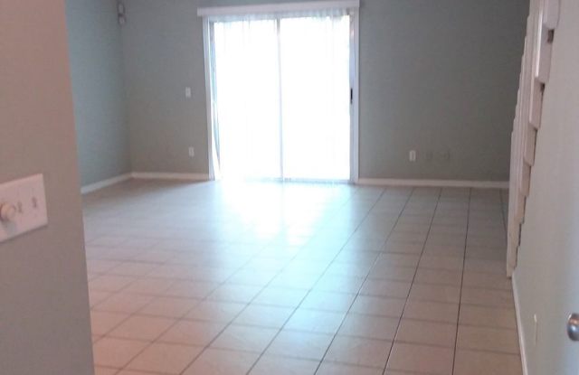 Lexington Square Townhome Gallery 3