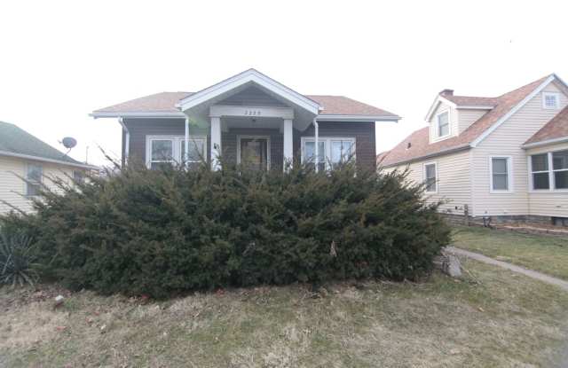 2 Bedroom  Large Car Garage in Moline for RENT photos photos