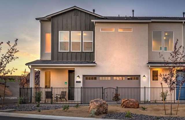 GATED - NO YARD TO MAINTAIN - BUILDERS MODEL - GRANITE - STAINLESS photos photos