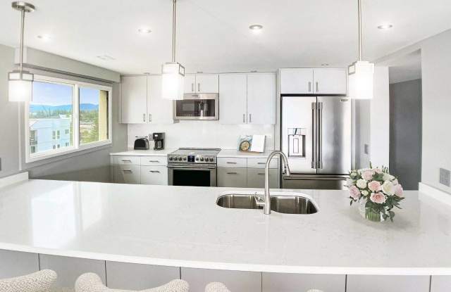 Lake Tower Apartments Gallery 3