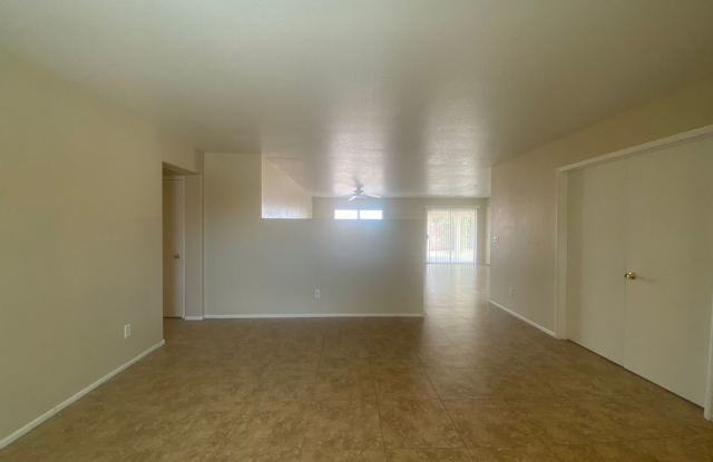 Super cozy 3 bedroom one-story home! Gallery 4
