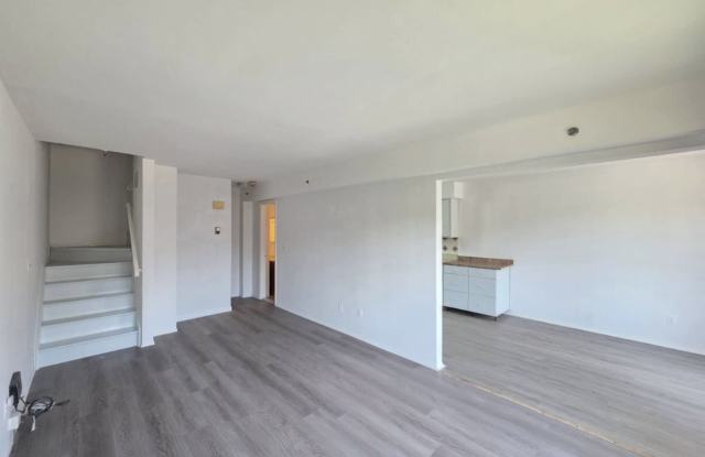 20 Tappen Court Gallery 2