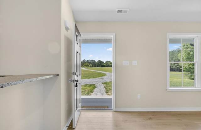 Newly Built 3 Bedroom/2 Bathroom Home with Storage Shed Gallery 3