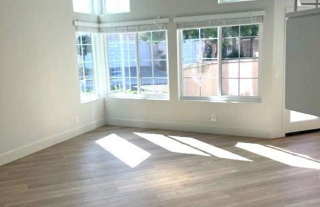 192 Shorebreaker Drive Gallery 2