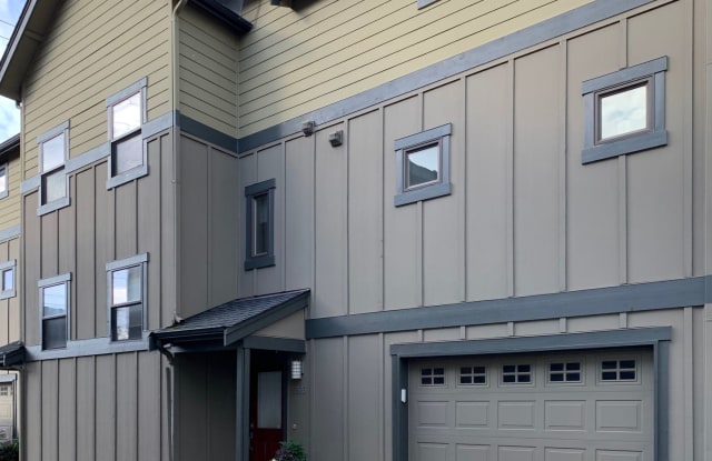 5516 28th Ave NW - 5516 28th Avenue Northwest, Seattle, WA 98107