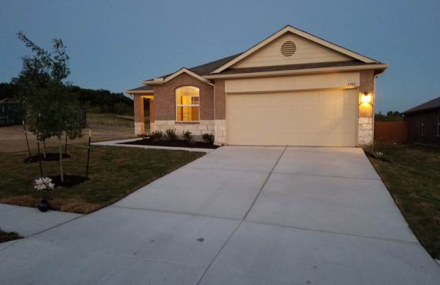 Amazing 4 bed, 2 bath Dell Valley - Tiermo Home for lease! Gallery 3