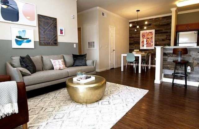8316 Tuscany Way Gallery 4