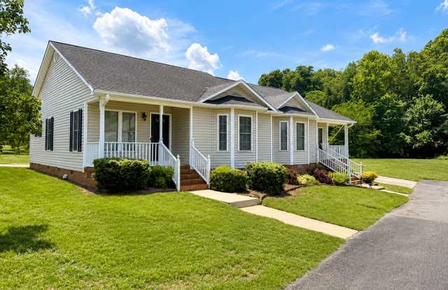 One-Level End Unit Townhome Near Downtown Gibsonville photos photos