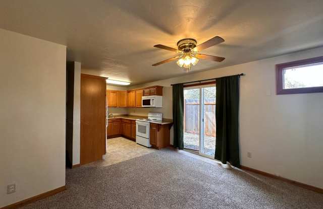 Cozy Veneta One Bedroom Gallery 3