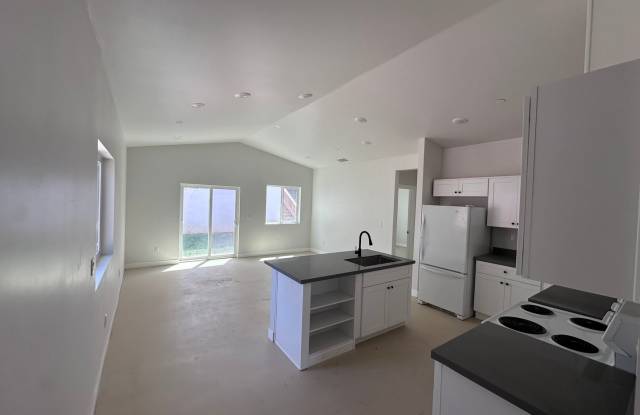 Brand new 3 bedroom house in quiet neighborhood photos photos