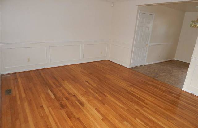 112 Locust AVE Gallery 2