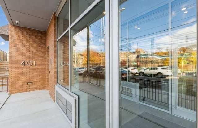 401 Jackson Street Gallery 2