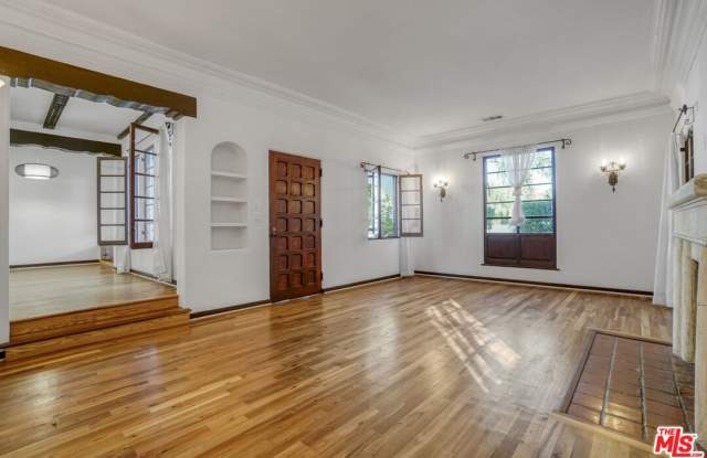 449 N Sweetzer Ave photos photos