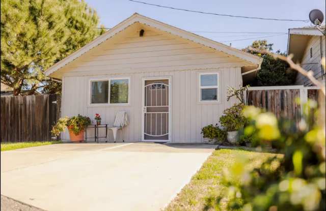 Quiet 1 Bed ADU in Country Club Gallery 3