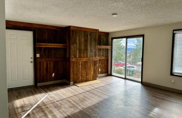 SPACIOUS 3-BEDROOM, 1-BATH APARTMENT IN MOYINA HEIGHTS Gallery 3