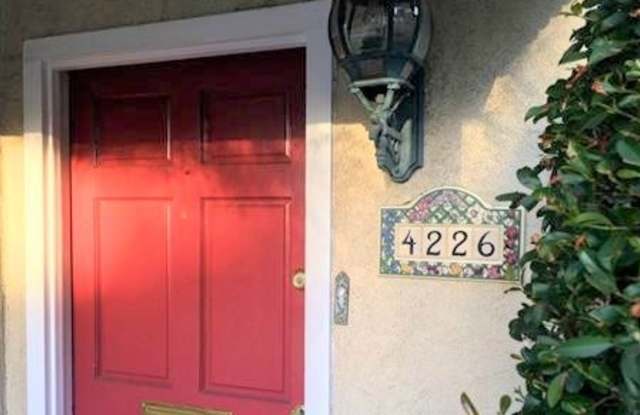 4226 Kraft Avenue Gallery 2