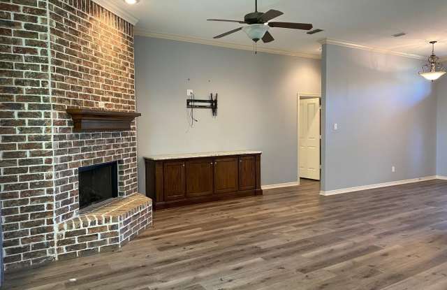 5402 Andover Gallery 4