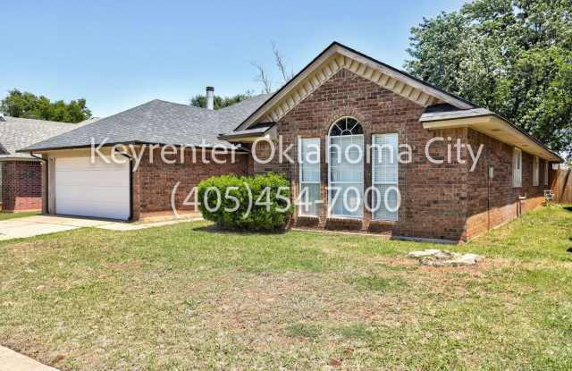 **$500 MOVE IN SPECIAL** Spacious NW OKC Home with Unique Indoor-Outdoor Living photos photos