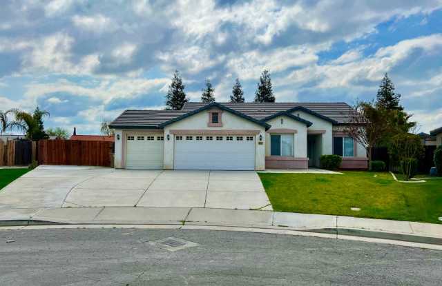 Spacious SW Bakersfield home! - 4511 Iron Mountain Court, Bakersfield, CA 93311