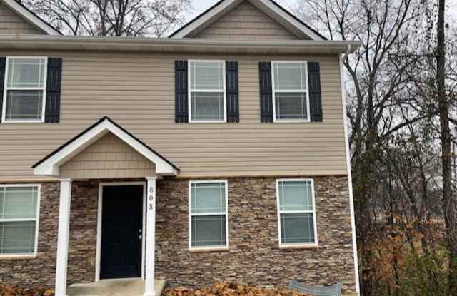 PRICE IMPROVEMENT!! WEST KNOX CEDAR BLUFF AREA 2 BEDROOM 2.5 BATH TOWNHOUSE - 808 Bob Kirby Road, Knox County, TN 37923