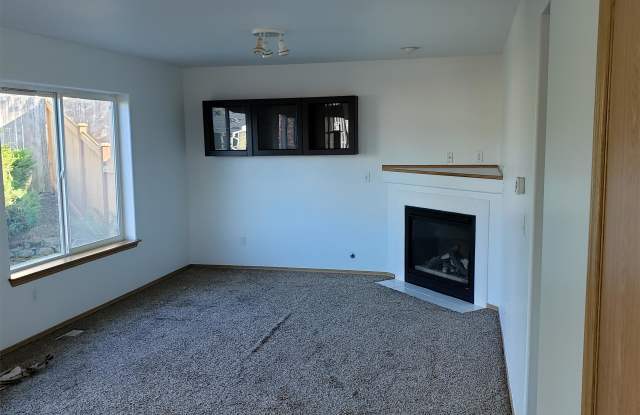 8329 77th Avenue N.E. Gallery 4