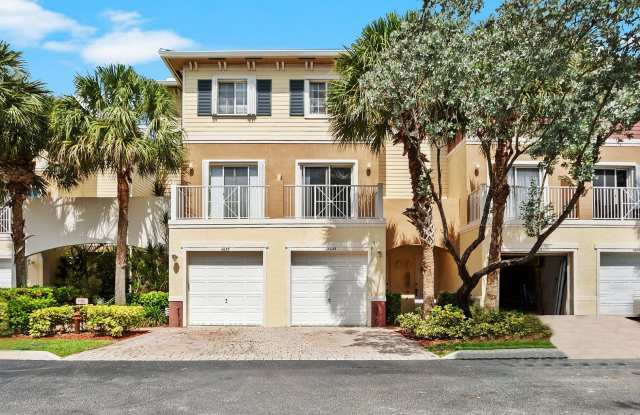 Charming 3-Story 3-Bedroom 2.5 Bath Townhome in the Heart of Davie! photos photos