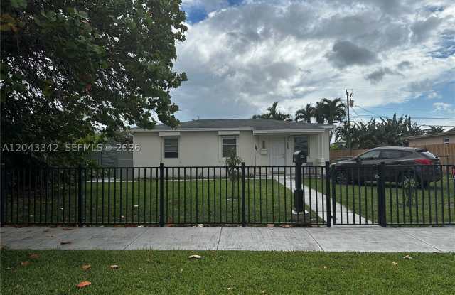 7540 SW 37th St photos photos
