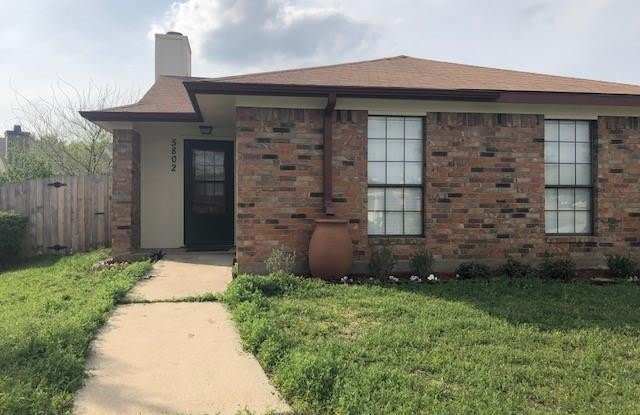 5802 Falconcrest Drive - 5802 Falconcrest Drive, Arlington, TX 76017