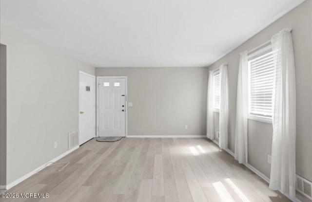 601 Mistletoe Avenue Gallery 3