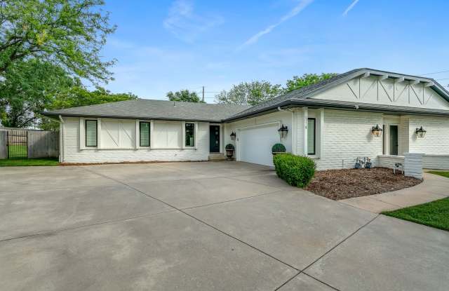 SIMPLY LUXURIOUS twinhome near Central  Rock Rd. photos photos