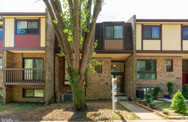 6876 DEER RUN DRIVE - 6876 Deer Run Drive, Groveton, VA 22306