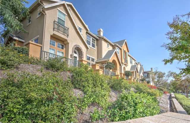 2052 Arnold Way - 2052 Arnold Way, Fullerton, CA 92833