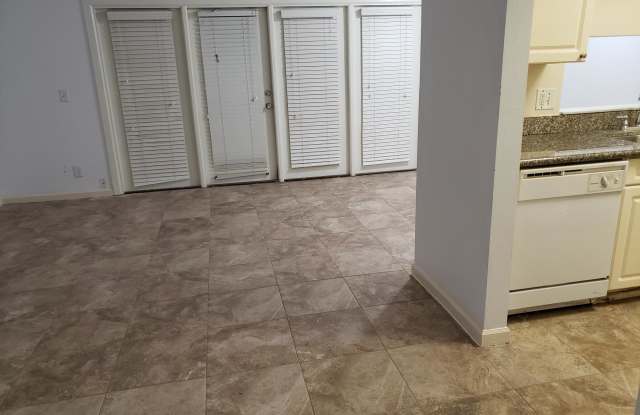 3932 LA MIRADA DR N Gallery 4