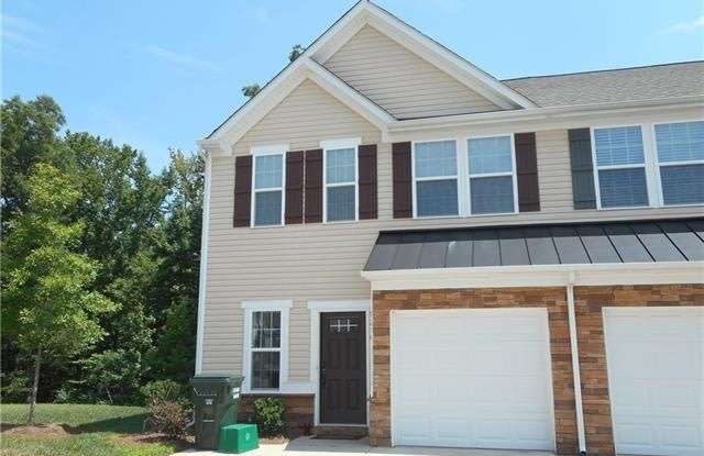 2501 Silverthorn Dr - 2501 Silverthorn Drive, Charlotte, NC 28273