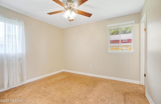 100 Maple Drive Gallery 4