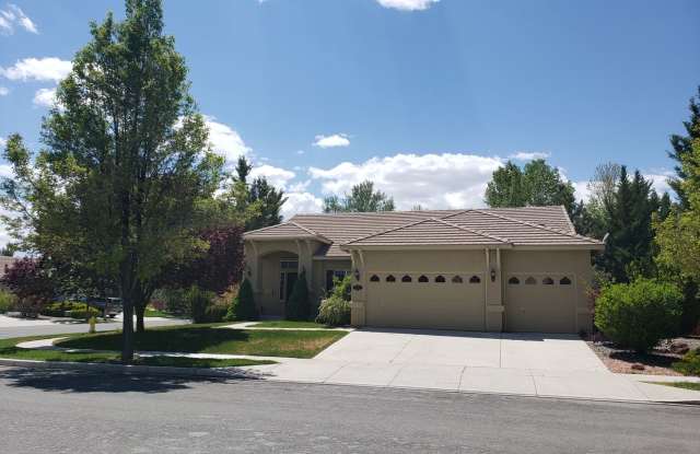 <b>Three Bedroom Wingfield Springs Home on Corner Lot<br><br> photos photos <b>Three Bedroom Wingfield Springs Home on Corner Lot<br><br> photos photos