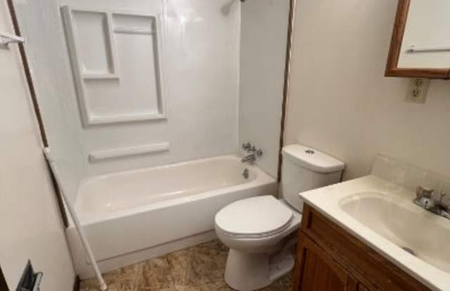 1382 Maricopa Dr - 2 Gallery 3