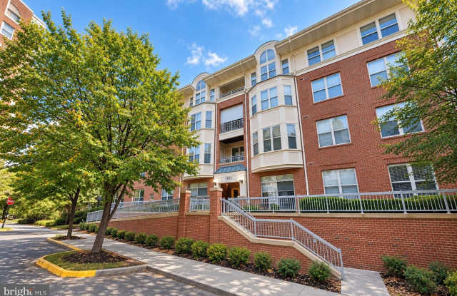 1851 STRATFORD PARK Place Gallery 1