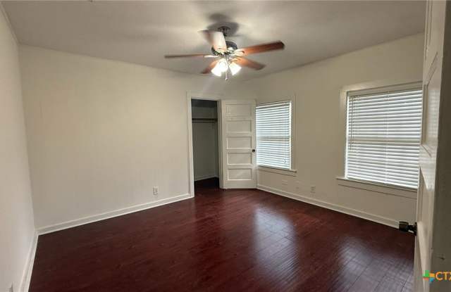 724 N Beal Street photos photos