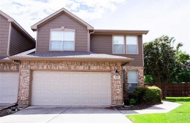 956 Avondale Lane - 956 Avondale Lane, Plano, TX 75025