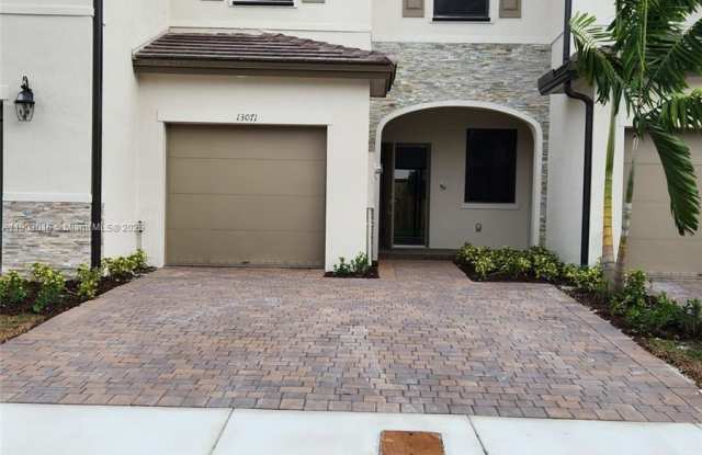 13071 Southwest 232nd Lane - 13071 Southwest 232nd Lane, Princeton, FL 33032