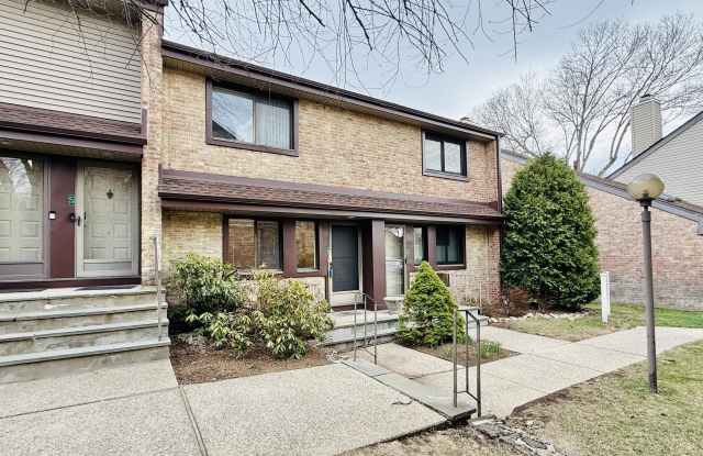 2437 Bedford Street photos photos