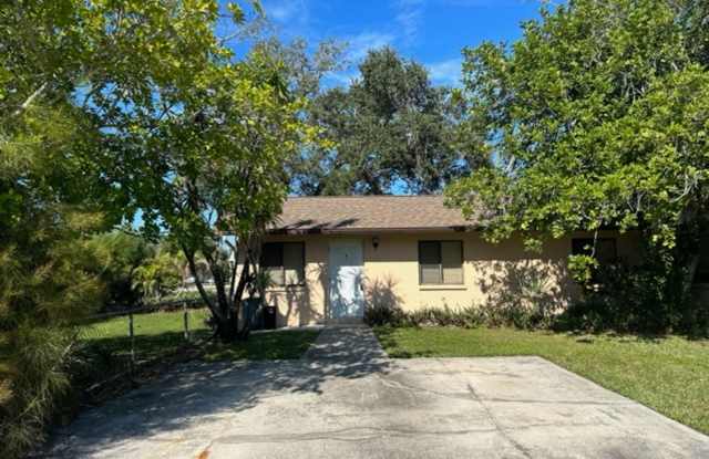 3br/1.5ba Triplex, Largo, Available Now! photos photos