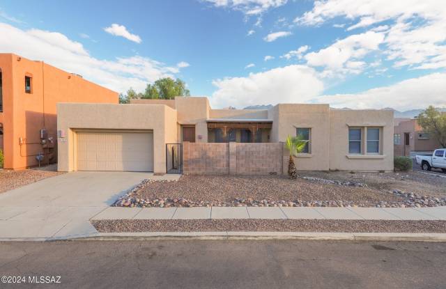 2927 N Cardell Circle - 2927 North Cardell Circle, Tucson, AZ 85712