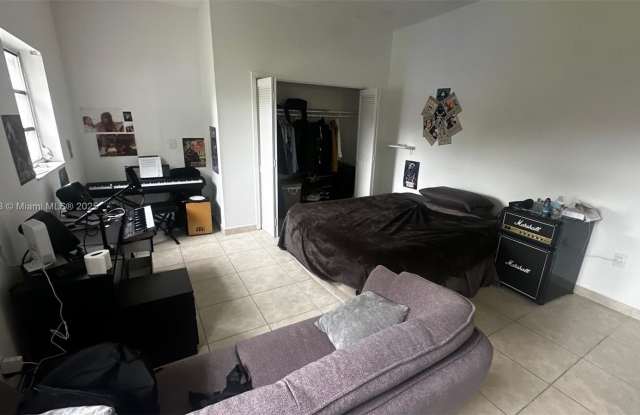 2944 SW 25th Ter photos photos